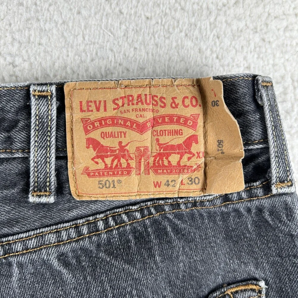 Levis 501 Jeans Mens 38x27 Charcoal Gray Denim Regular Straight Leg Button Fly